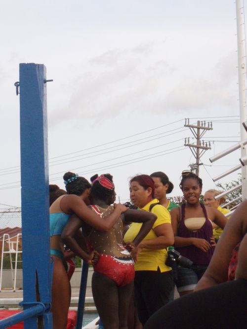 演技後の、選手とコーチ