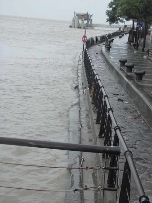 川の増水に注意