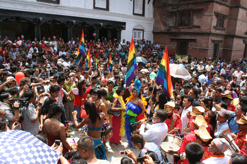 とりあえず、踊りまくります。