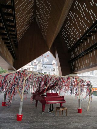 誰でもピアノをひいてくださいという開放的な雰囲気