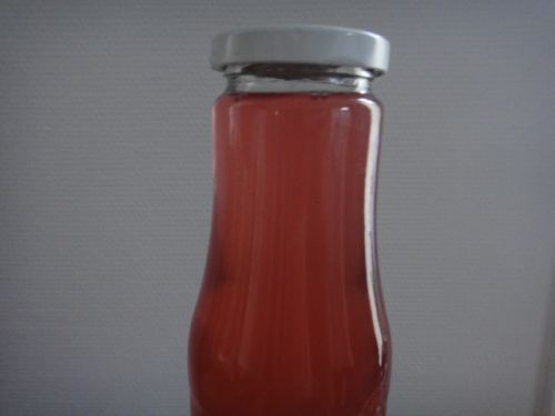 青じそで作った綺麗な色のしそジュース