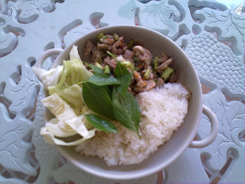 屋台の付け合せの定番です