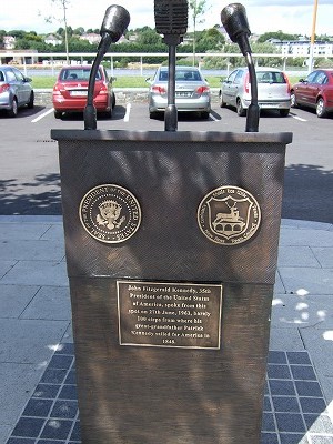 50年前にケネディがウェックスフォードを訪れた時に、ここで演説したのだとか。