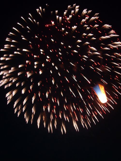 埼玉側の巨大な花火