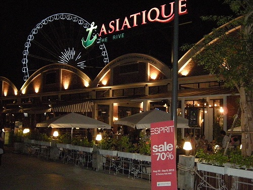 アジアティークのエントランス