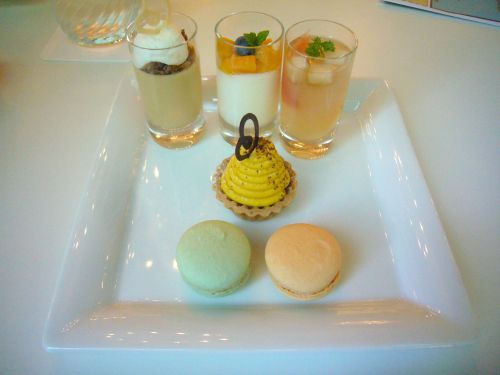 キャラメルムース、パンナコッタ、梨ジュレ、かぼちゃモンブラン、マカロン