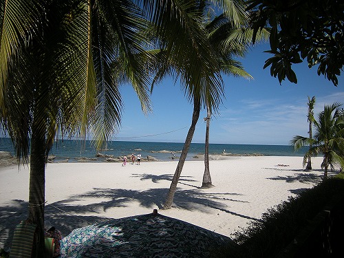 美しいビーチも人が少なくて狙い目です