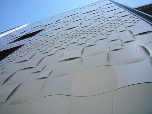 外壁はこんな感じ。