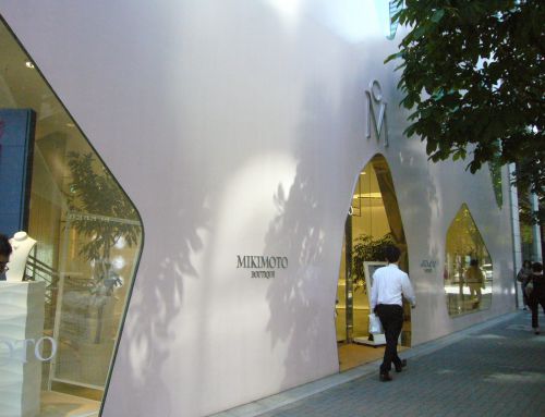 入口。なんか入りたくなります。