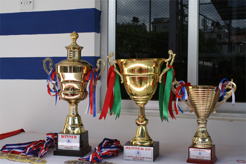 来年こそは！と優勝カップを狙っています。