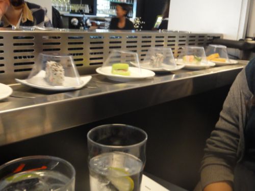 乾燥や衛生面を考えて透明のプラスティックでカバー