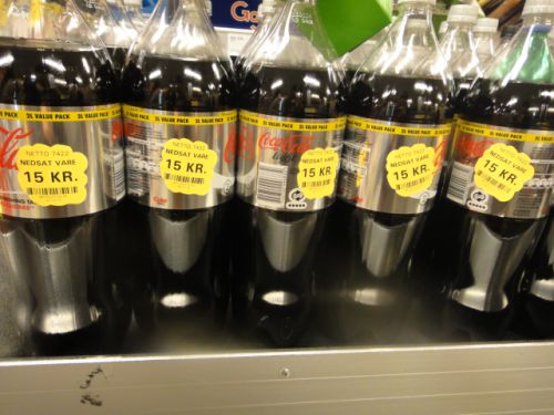 名前入りでない古いものはセール品として安売りされていました