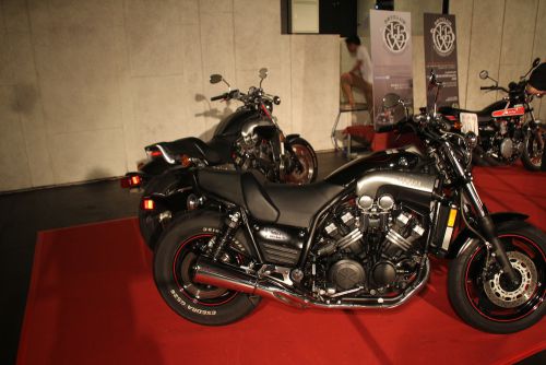 外国から輸入したバイクの展示