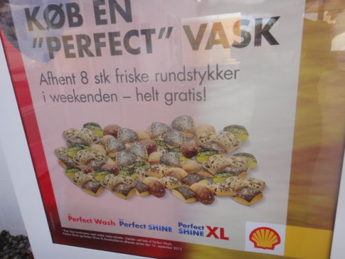 洗車をするとパン８個プレゼント！