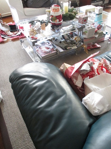 プレゼントをあけた後の様子...（笑）