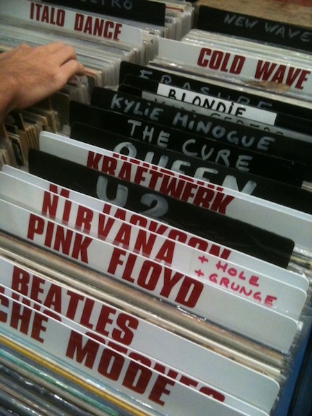 探し物のレコードは見つかるかなー？