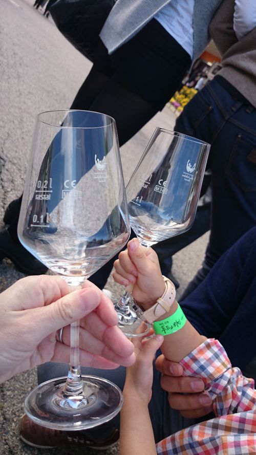 大人は飲める飲めないに関わらず、入場料7000ウォン（約700円）で子どもは親同伴時無料入場