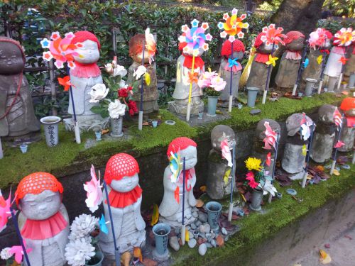 ずらりお地蔵さま。