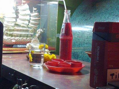 店の中にもお供えしてます　