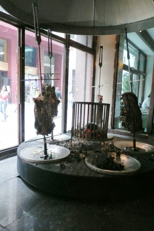 高級店ではヒツジ肉もあるシュラスコ