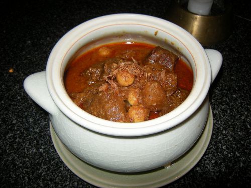 初めて食べたラム入りマッサマンカレーは絶品そのもの