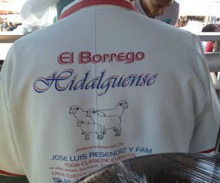 背中のヒツジに偽りなし。