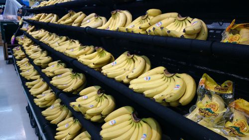 写真の店舗・商品は記事とは関係ありません。報道後なので、むしろ基準値内のバナナと言えます