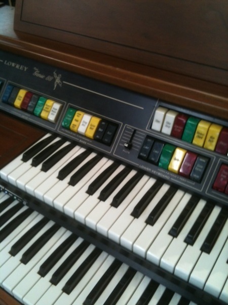 こんなエレクトーンまでリサイクル販売中