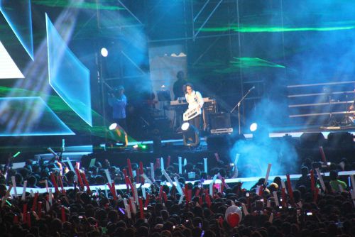 ステージでのライブの様子