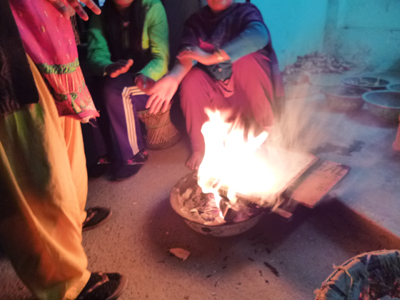 冷えは大敵、でも足元は無防備。