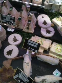 クリスマス気分はチーズにも