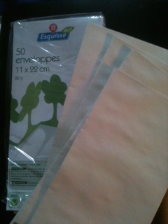 家の常備品→封筒と切手