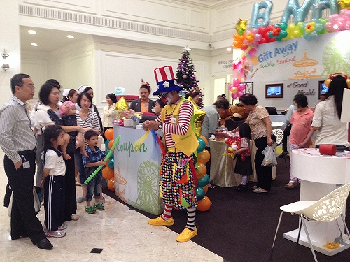 そして真剣な顔のピエロもいました