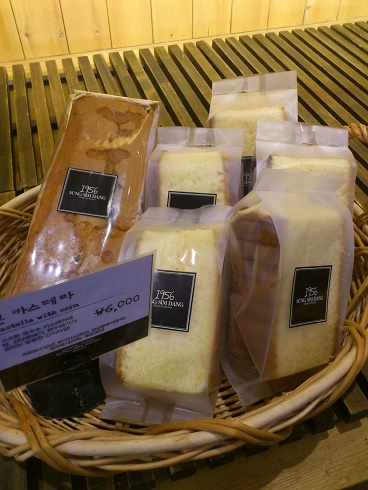 テジョンで有名な某パン屋さんにも「カステラ」があります