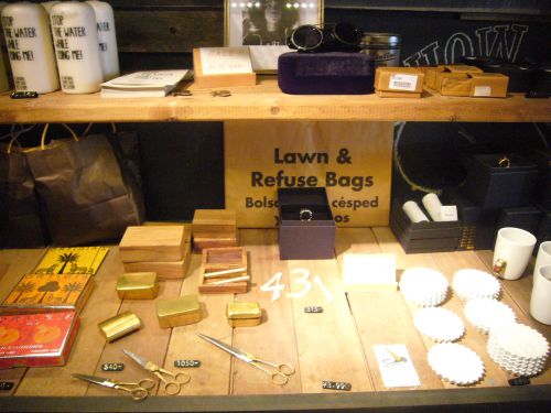 雑貨の販売もしています