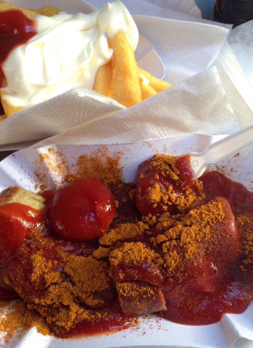 人気No.1、屋台のB級グルメ「カレーヴルスト」