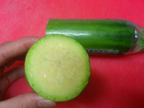 韓国味噌汁に入れたり、韓国おひたし「ナムル」にしたり、小麦粉と卵をつけて焼いたりします