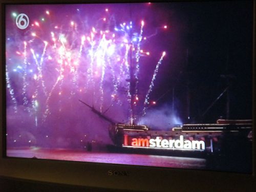 新年とともにテレビでも花火中継