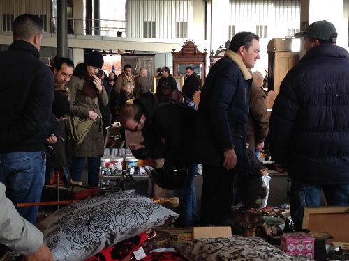 お客は、シリアスな目で選ぶ