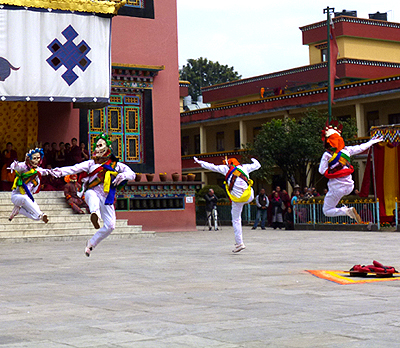 骸骨ダンス！　飛び回ります