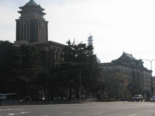 名古屋市本庁舎と愛知県本庁舎