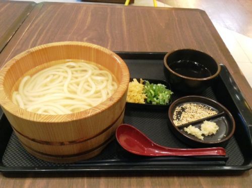 釜揚げうどん33000ルピア（約300円）