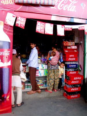 こういう店舗では物品により無税、またはVAT内税となっています。