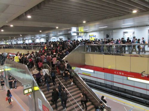 当日12時台のMRT臺大醫院（タイダーイーユエン）駅