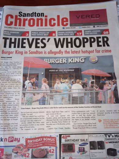 車上荒らしについて書かれた新聞記事（Sandton Chronicle紙）