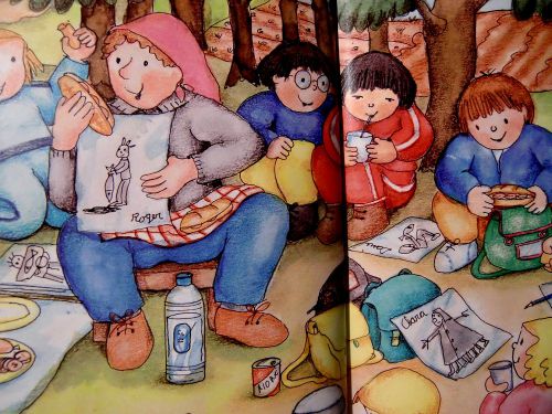 遠足の様子。7本足の老婆と魚を持った子供の絵に注目