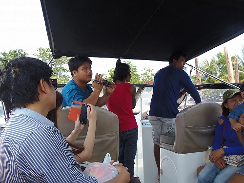 バンペーから高速ボートで15分のところにサメット島があります