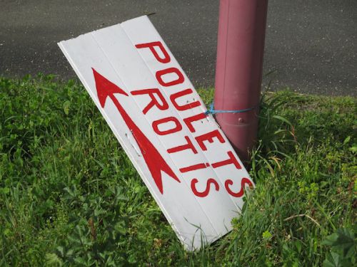 ここのは週末のみなので、平日は看板がこんなふうになっています