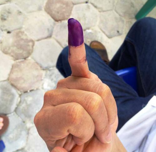 指紋をとるためのインクは、２，３日消えないのだとか