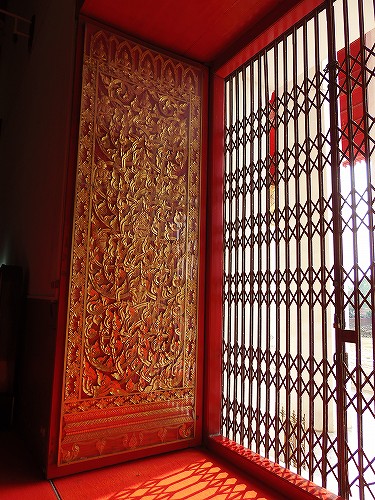 アユタヤは観光で生計をたてる町でもあります